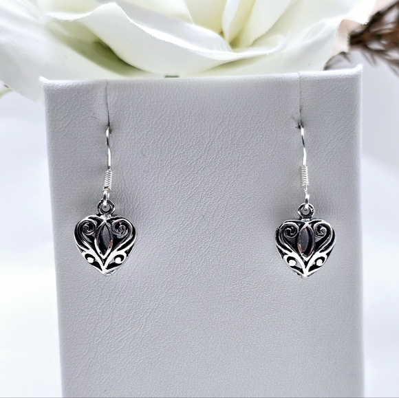 ❤️ CLASSIC HEART EARRINGS - Picture 6 of 6